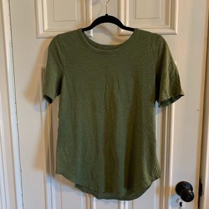 Lululemon T Shirt
